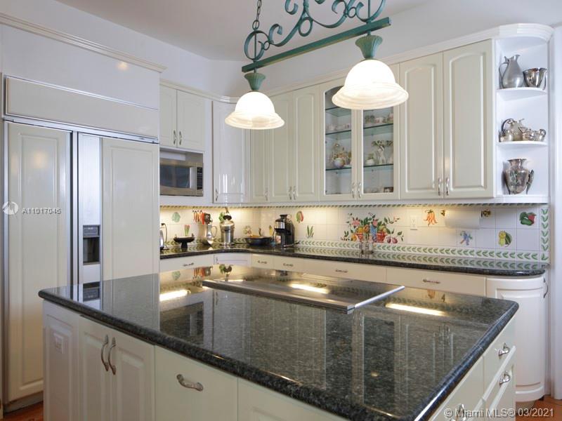 GOLDEN BEACH SEC D - Residential