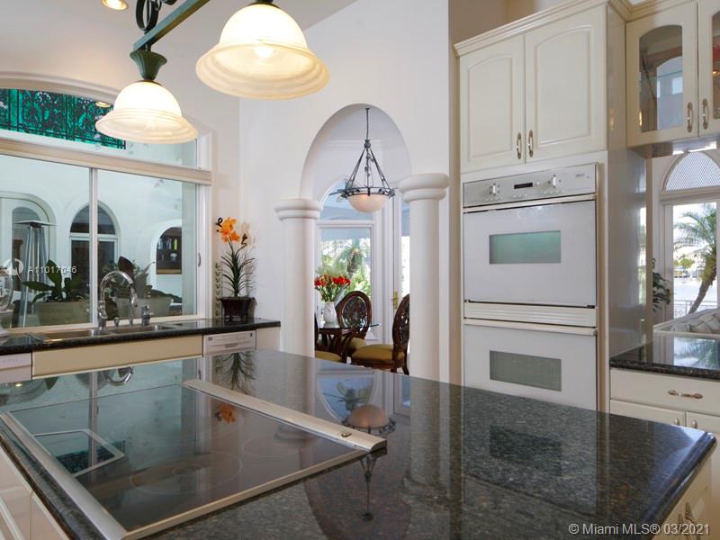 GOLDEN BEACH SEC D - Residential