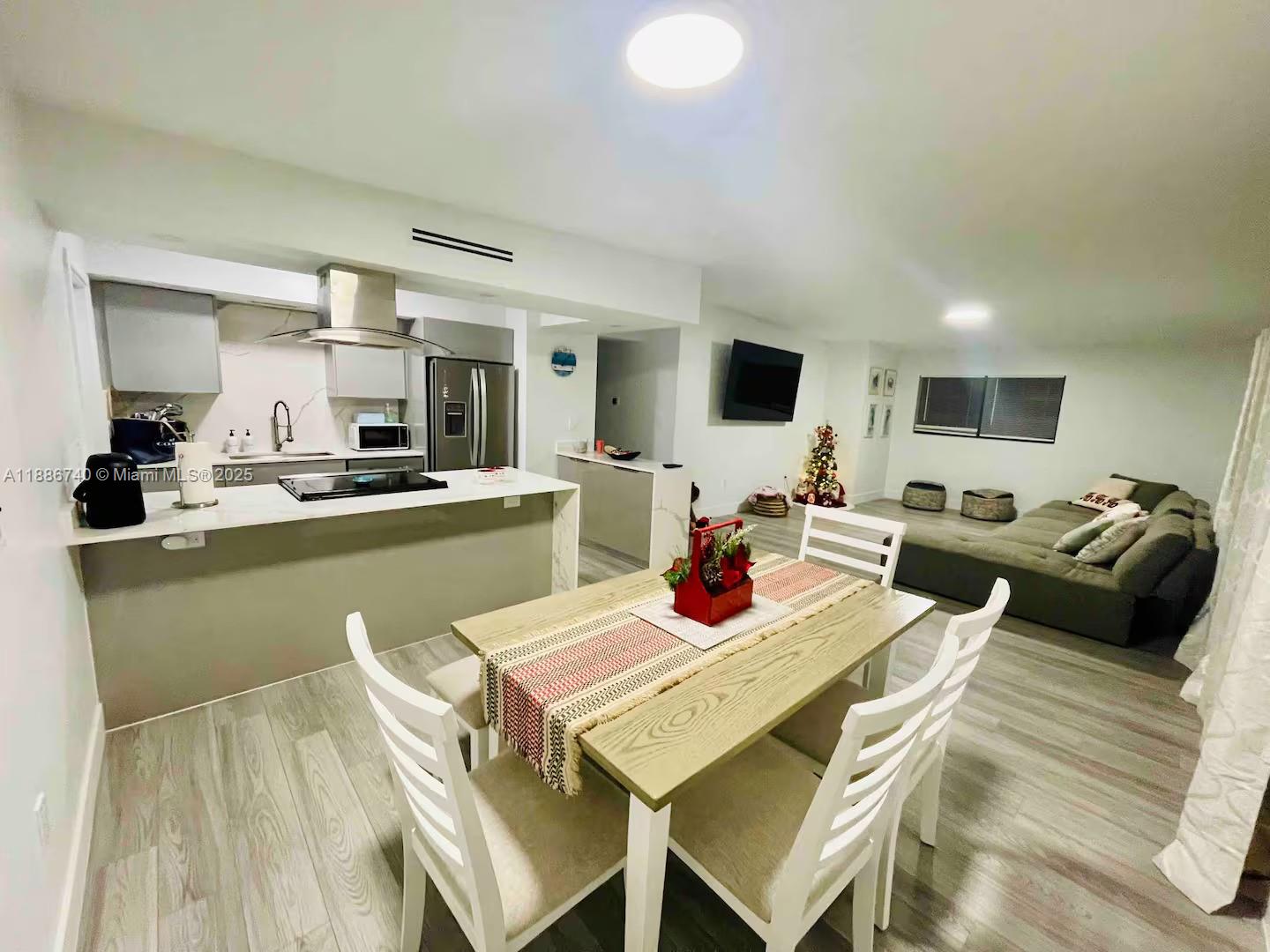 LARGO SOUND VILLAGE - Residential Lease