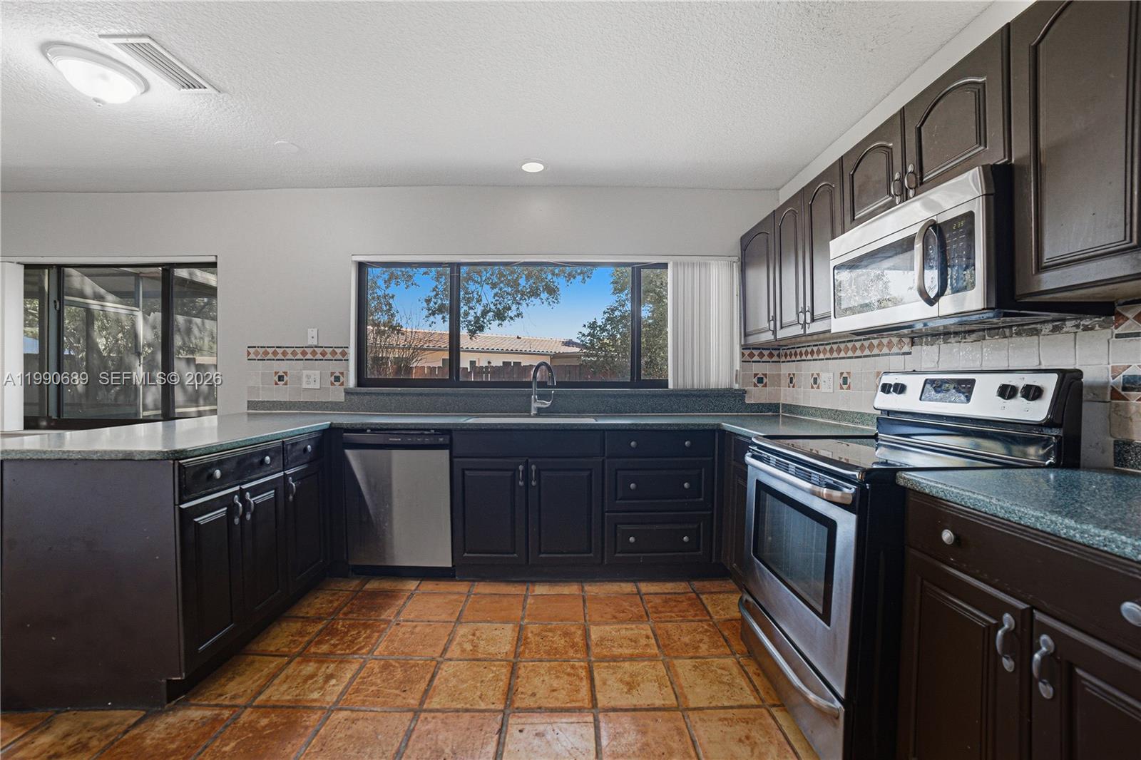 The Country - Residential