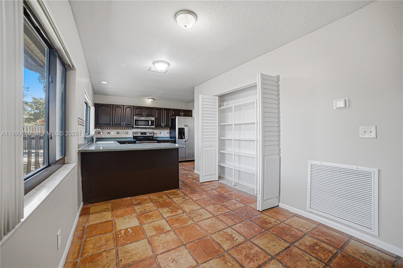 The Country - Residential