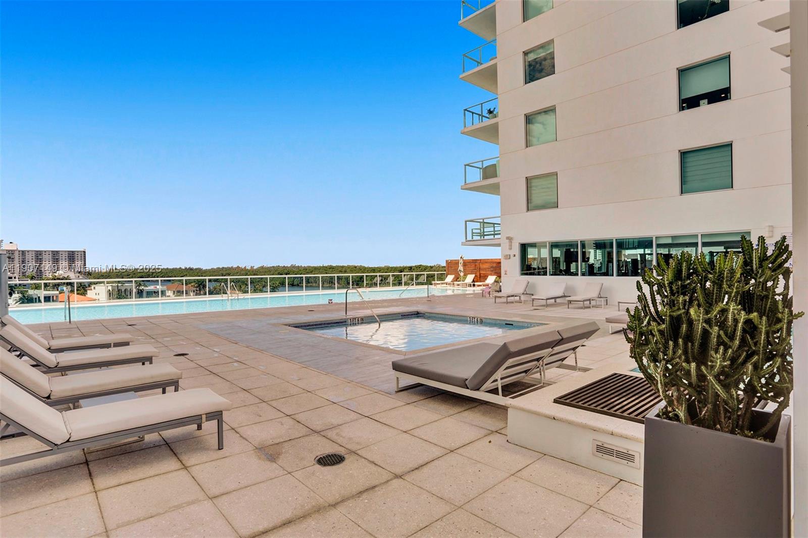 400 SUNNY ISLES CONDO EAS - Residential