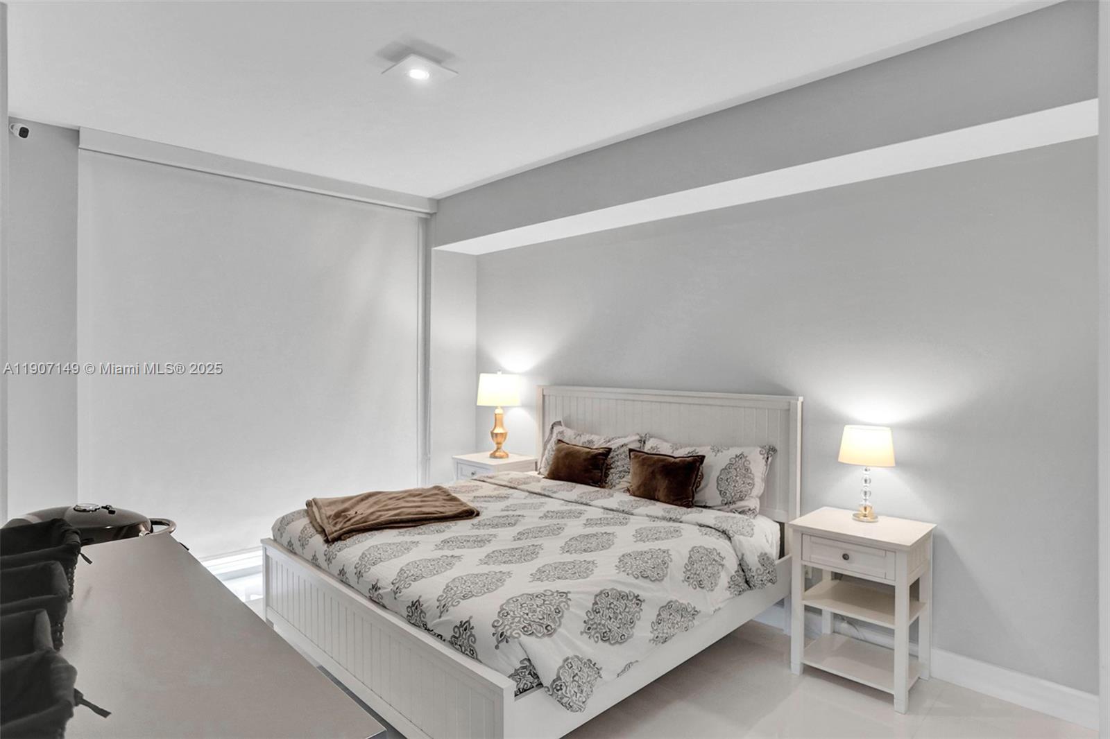 400 SUNNY ISLES CONDO EAS - Residential