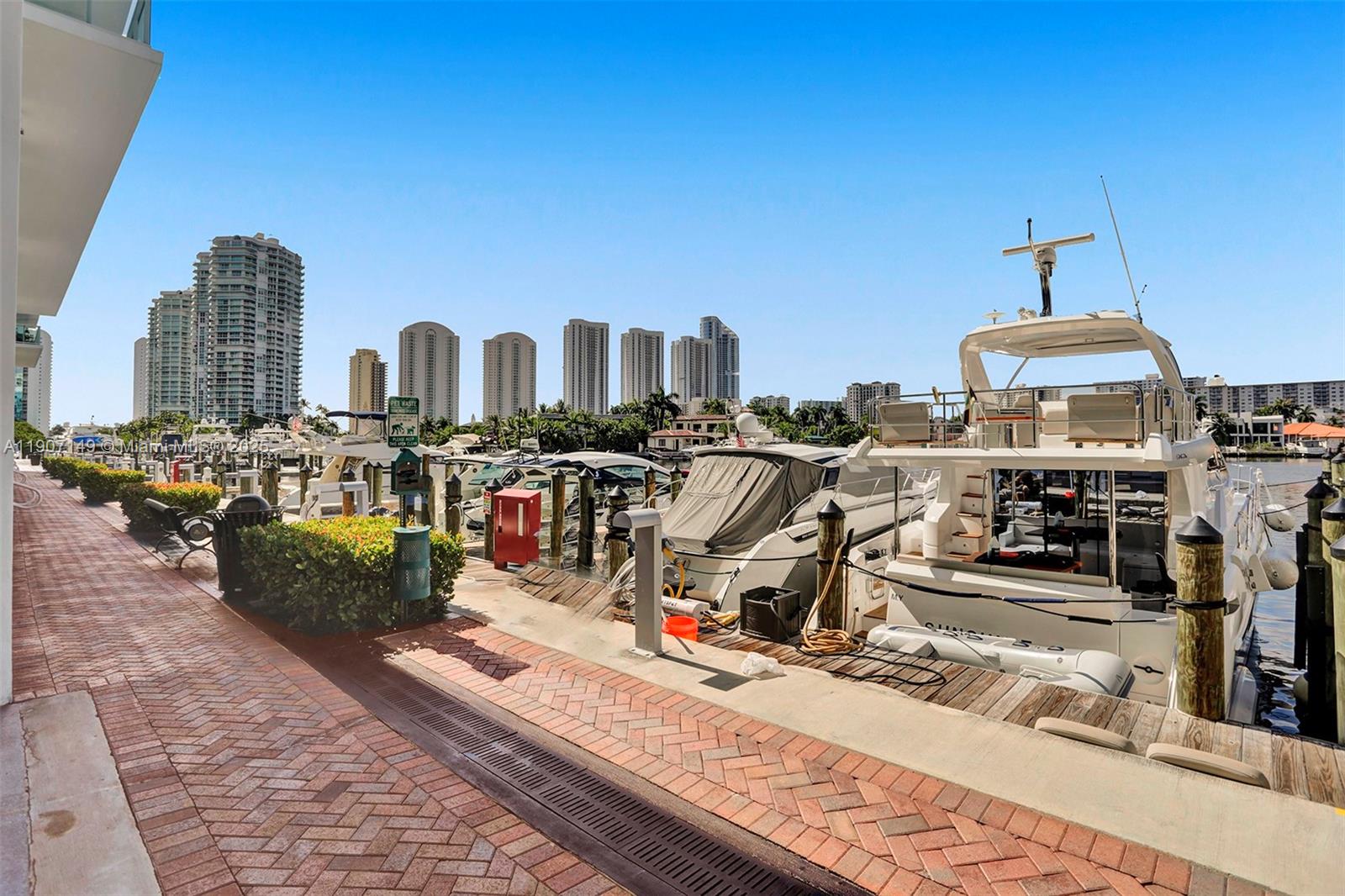 400 SUNNY ISLES CONDO EAS - Residential