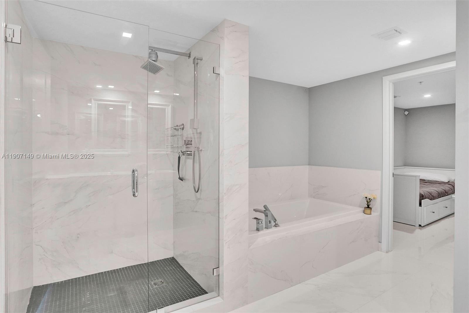 400 SUNNY ISLES CONDO EAS - Residential