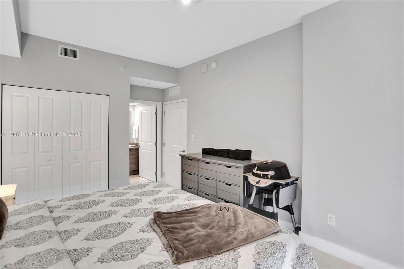 400 SUNNY ISLES CONDO EAS - Residential