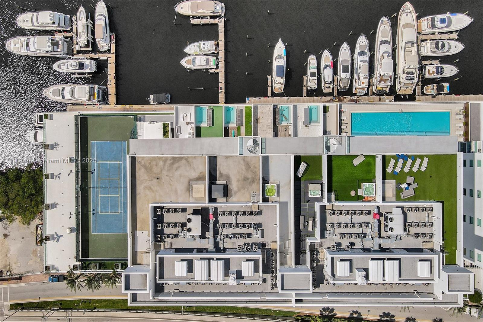 400 SUNNY ISLES CONDO EAS - Residential