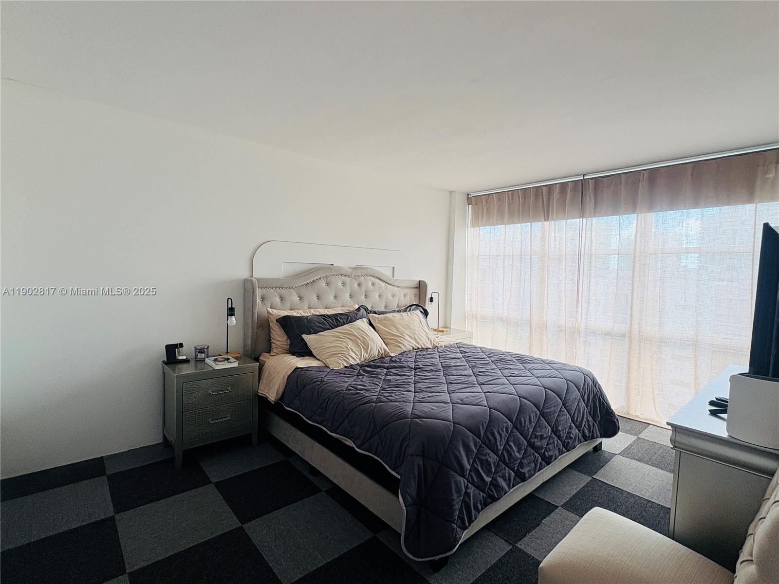 17021 N Bay Rd 1022
