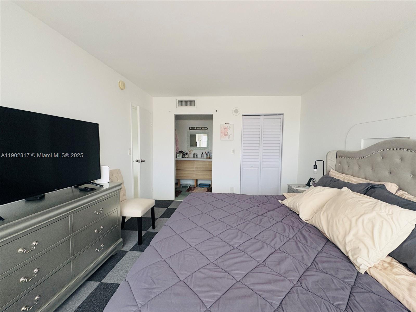 PLAZA OF AMERICAS CONDO P - Residential Lease