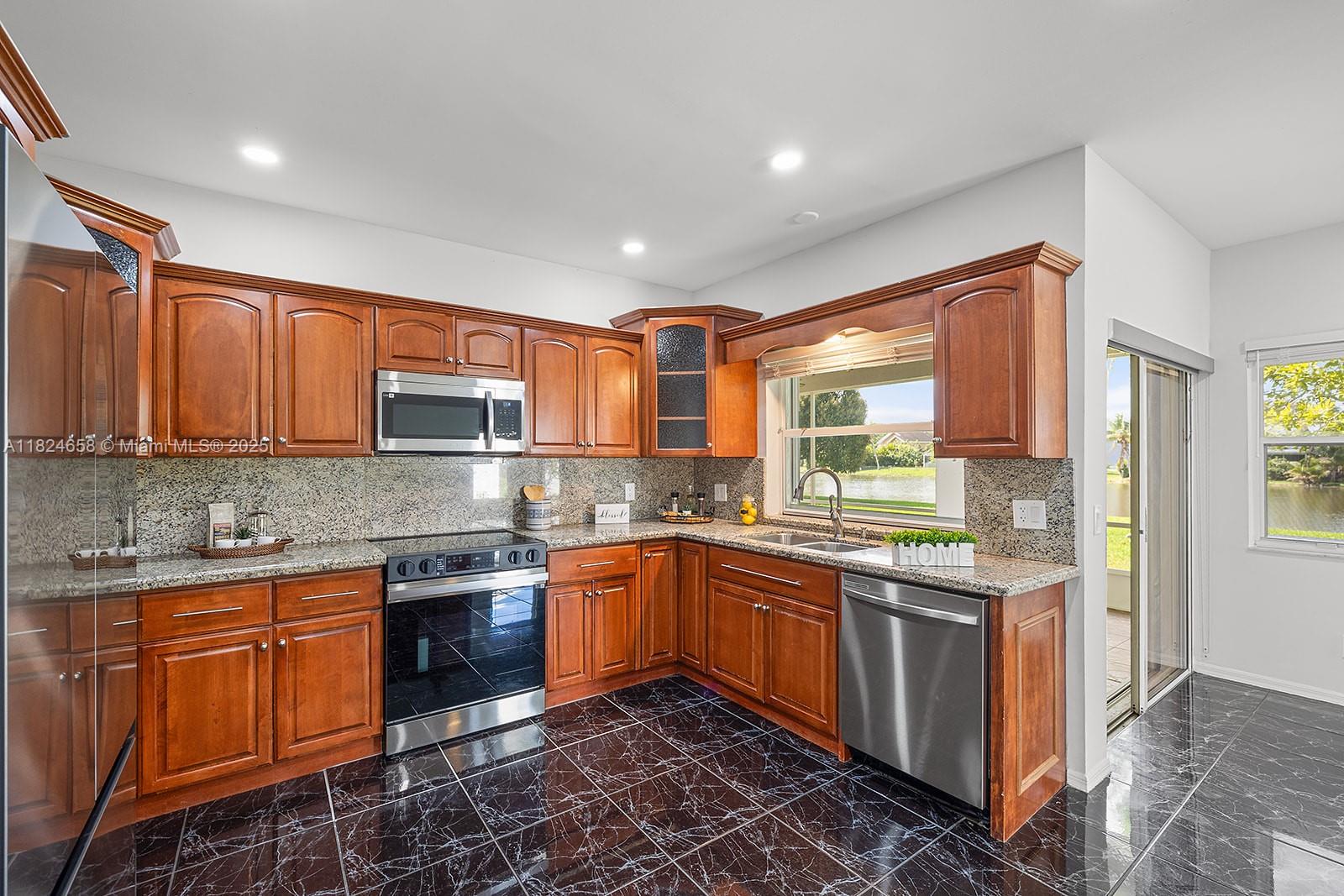 CHAPEL TRAIL REPLAT - Residential