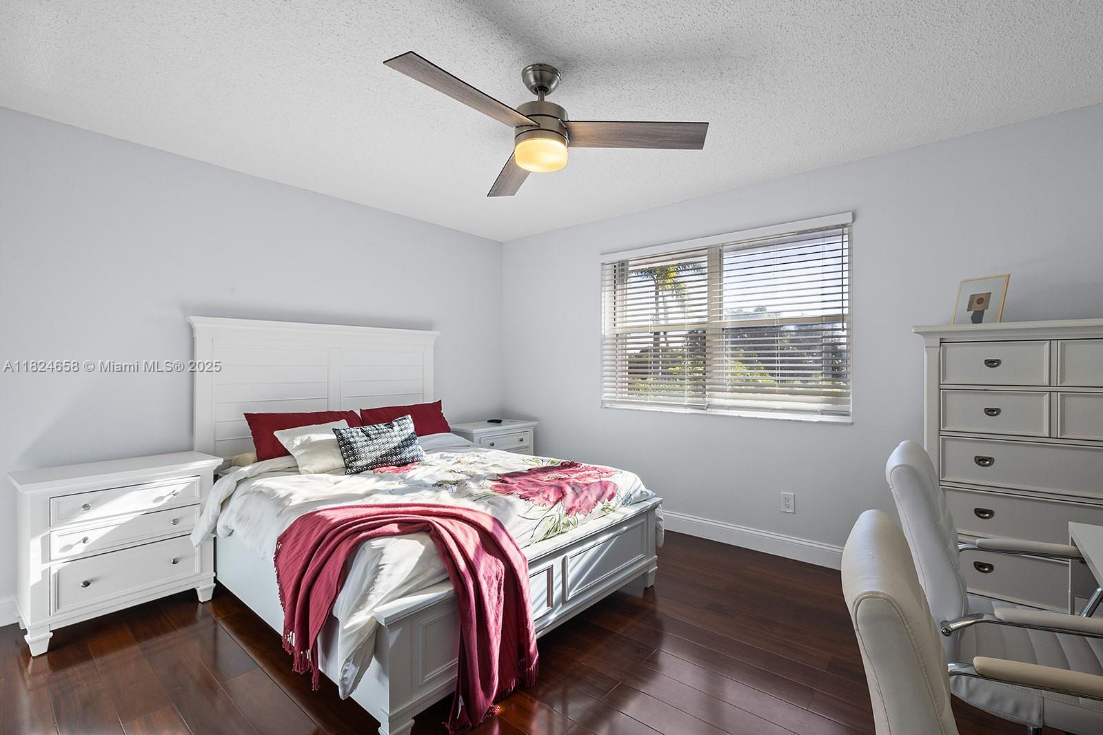 CHAPEL TRAIL REPLAT - Residential