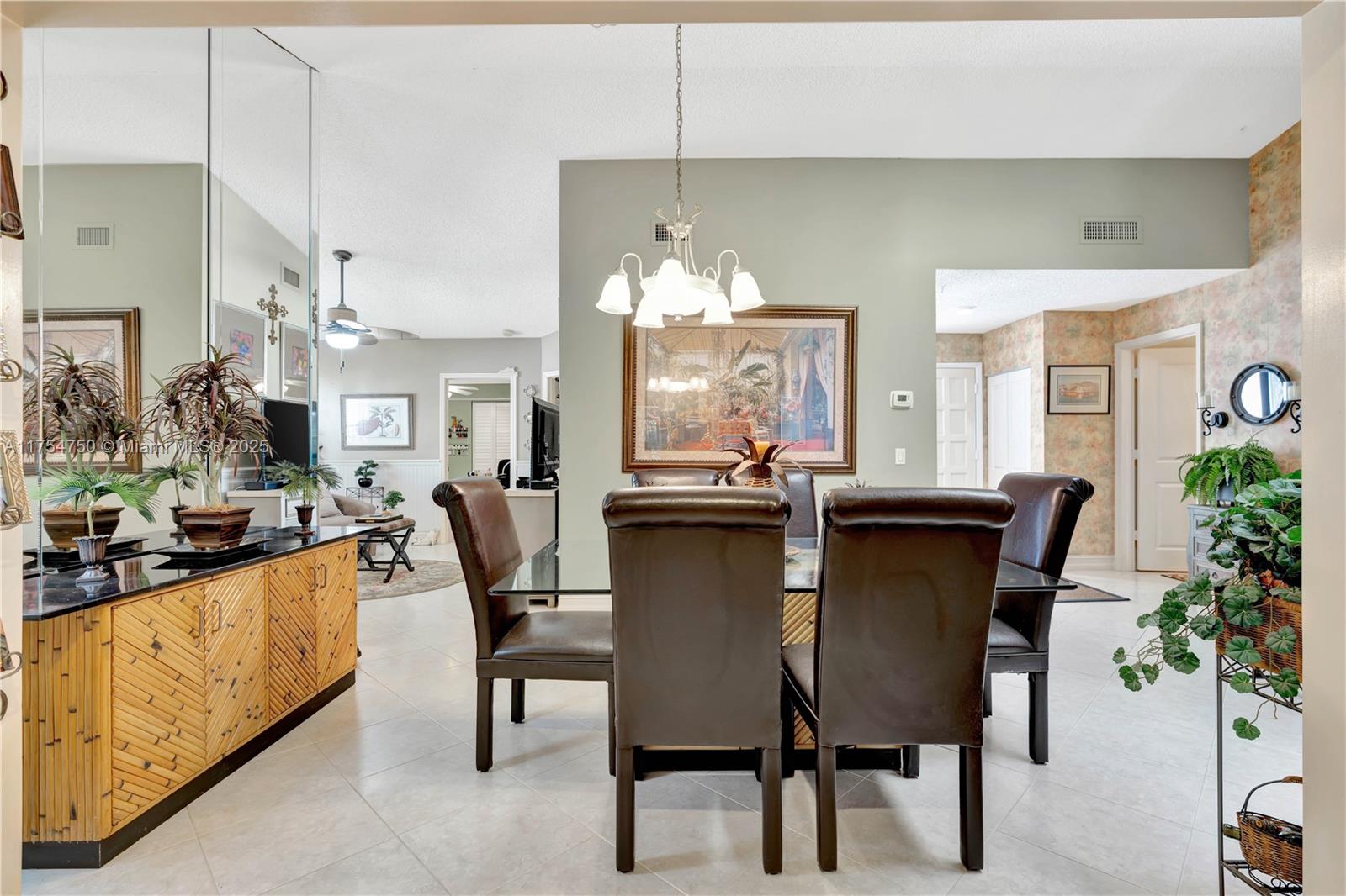 WOODLAND ESTATES - Residential