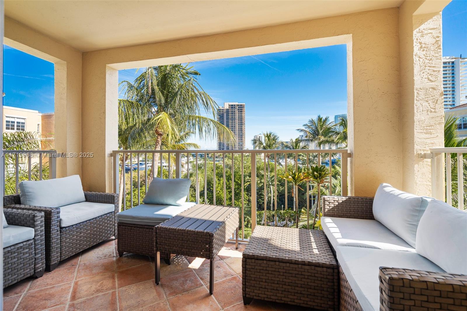 THE YACHT CLUB AT AVENTUR - Residential