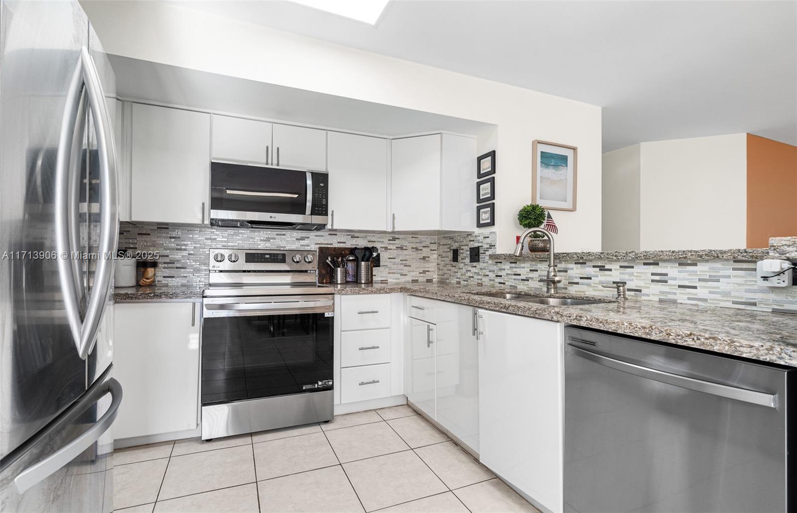 THE YACHT CLUB AT AVENTUR - Residential