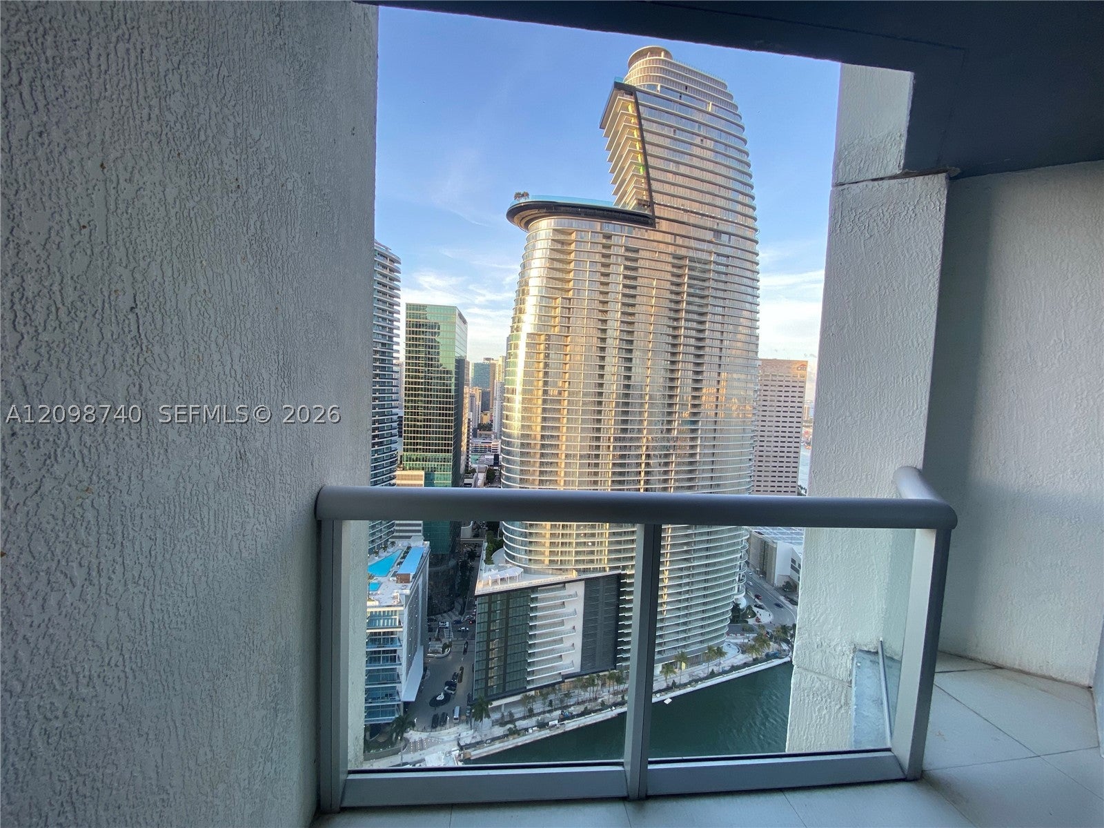 475 BRICKELL AV 3808