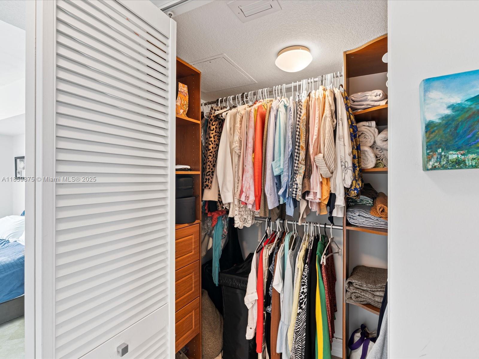 1800 CLUB CONDO - Residential Lease