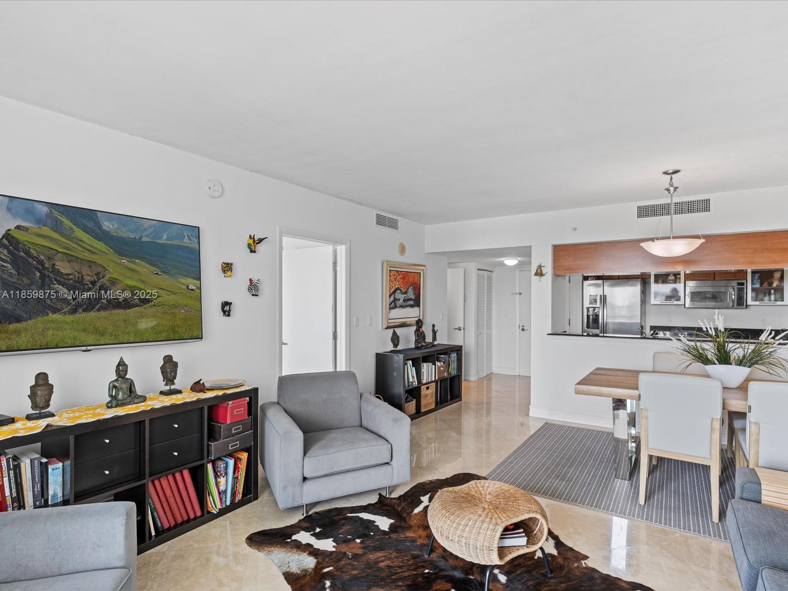 1800 CLUB CONDO - Residential Lease