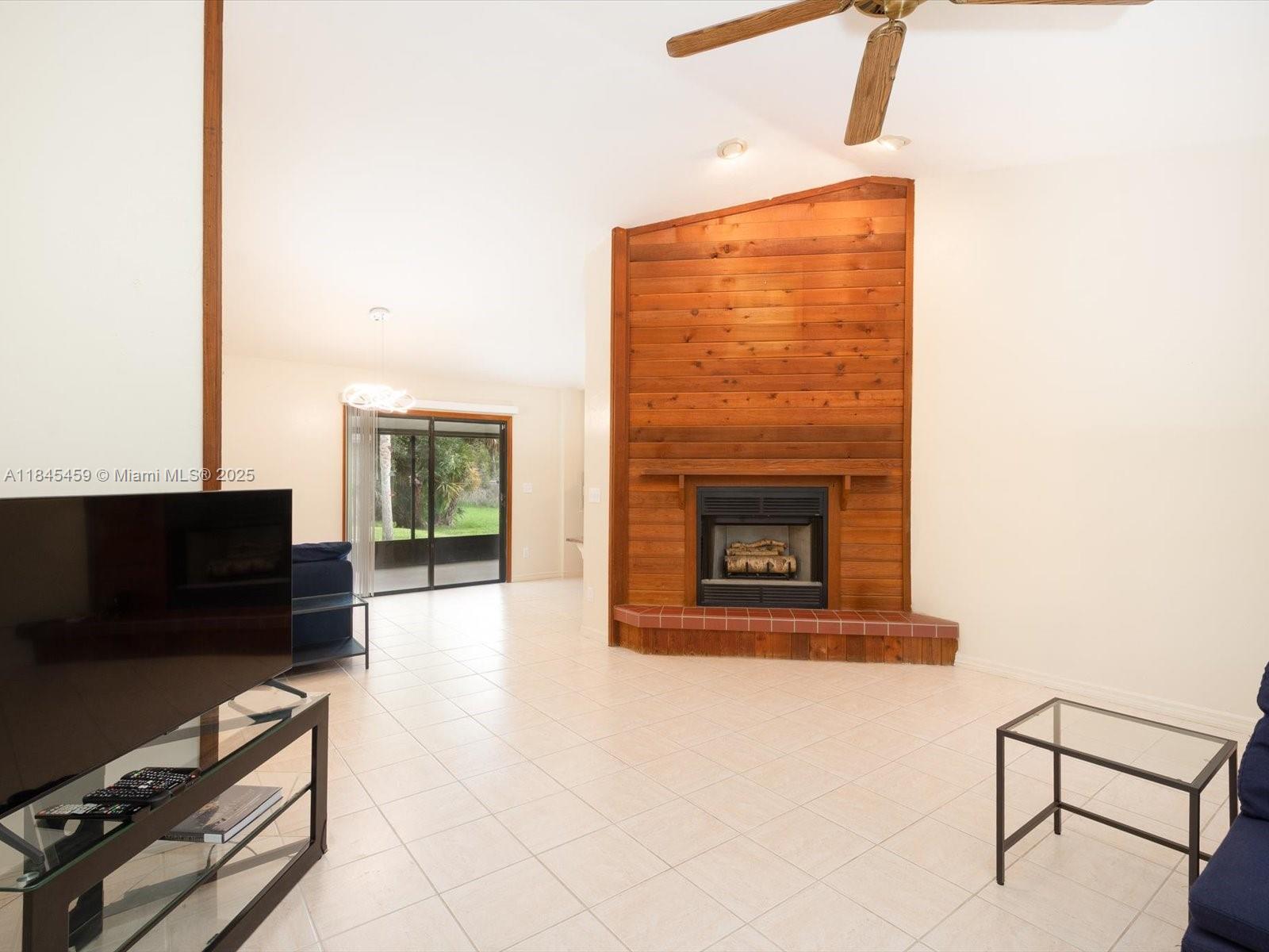 GOLDEN GATE - Residential