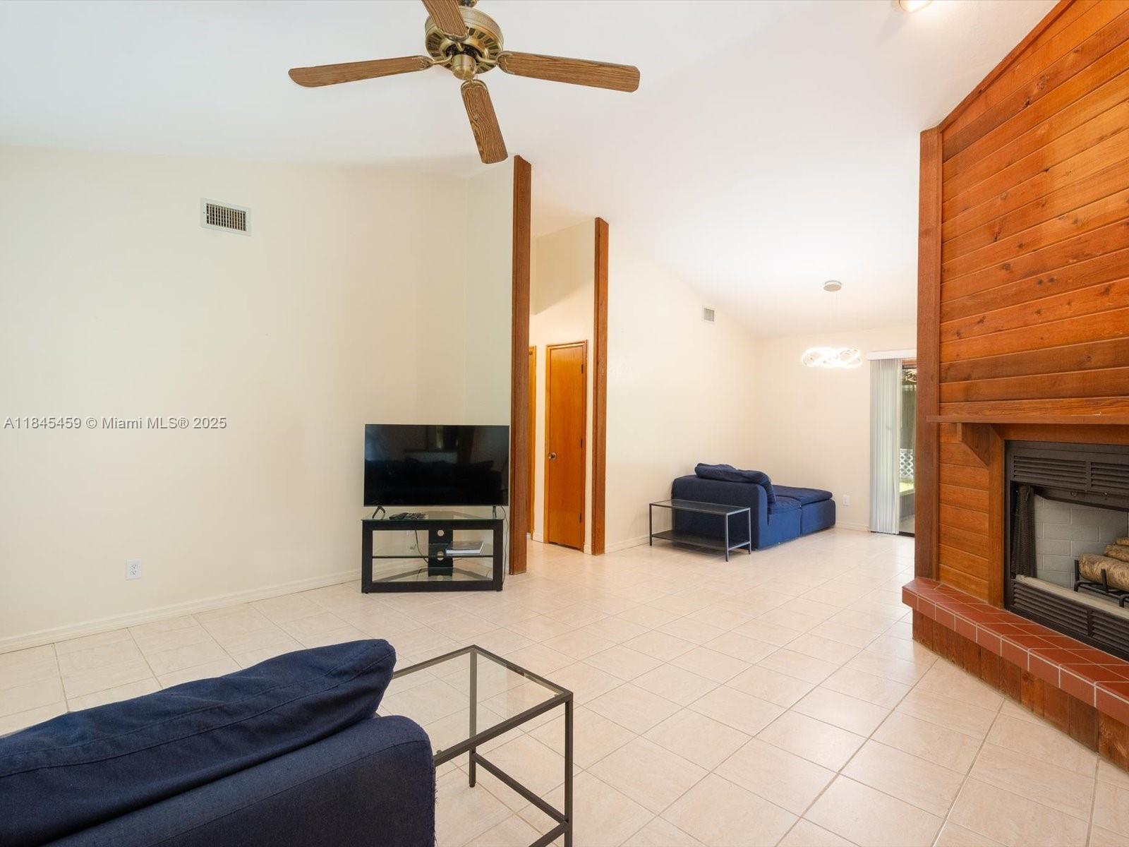 GOLDEN GATE - Residential