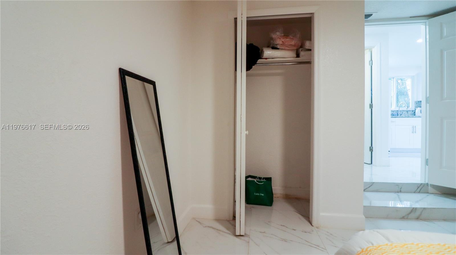 BELLCAMP MANOR - Residential Lease