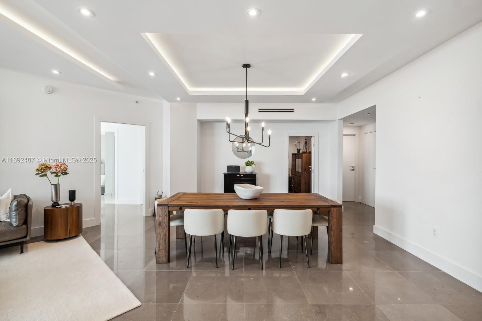 MARINA PALMS RESIDENCES - Residential