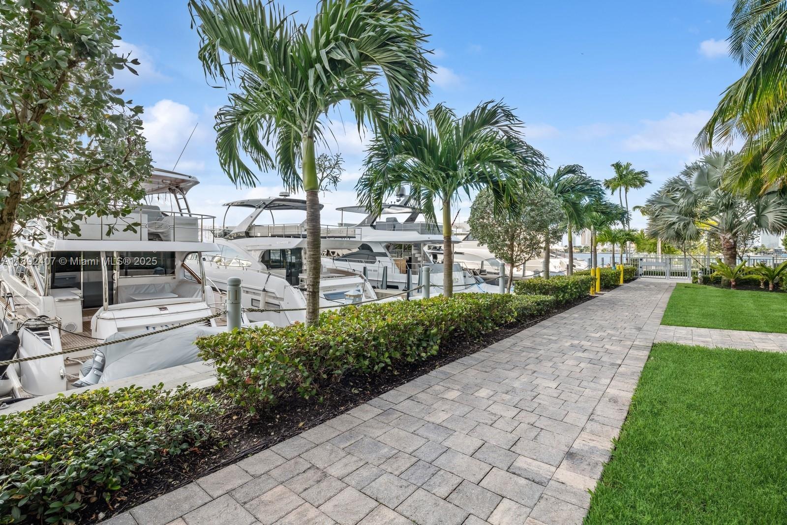 MARINA PALMS RESIDENCES - Residential