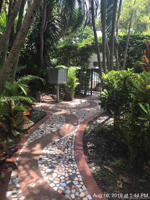 BAYLIS CONDO - Residential