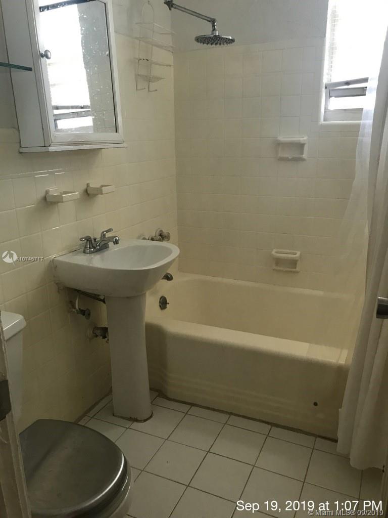 BAYLIS CONDO - Residential