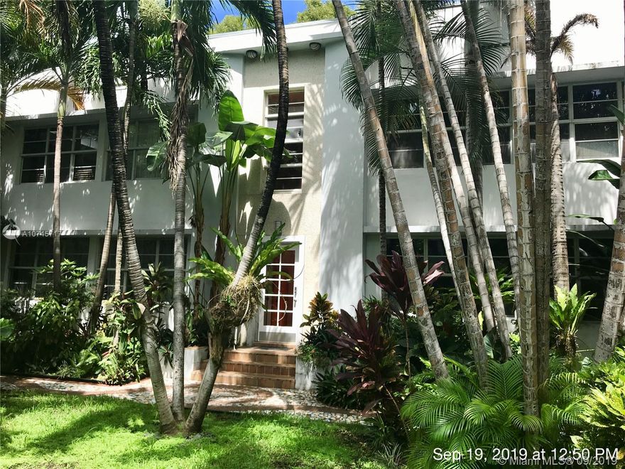 Excellent South Beach opportunity. Bright and spacious 2/2 offers additional room which can be den or office. Hardwood floors, French doors, 3 fireplaces, walk-in closet, washer and dryer. Picturesque garden views. Near beach, parks, great shopping and dining. Unit is ready for your TLC.