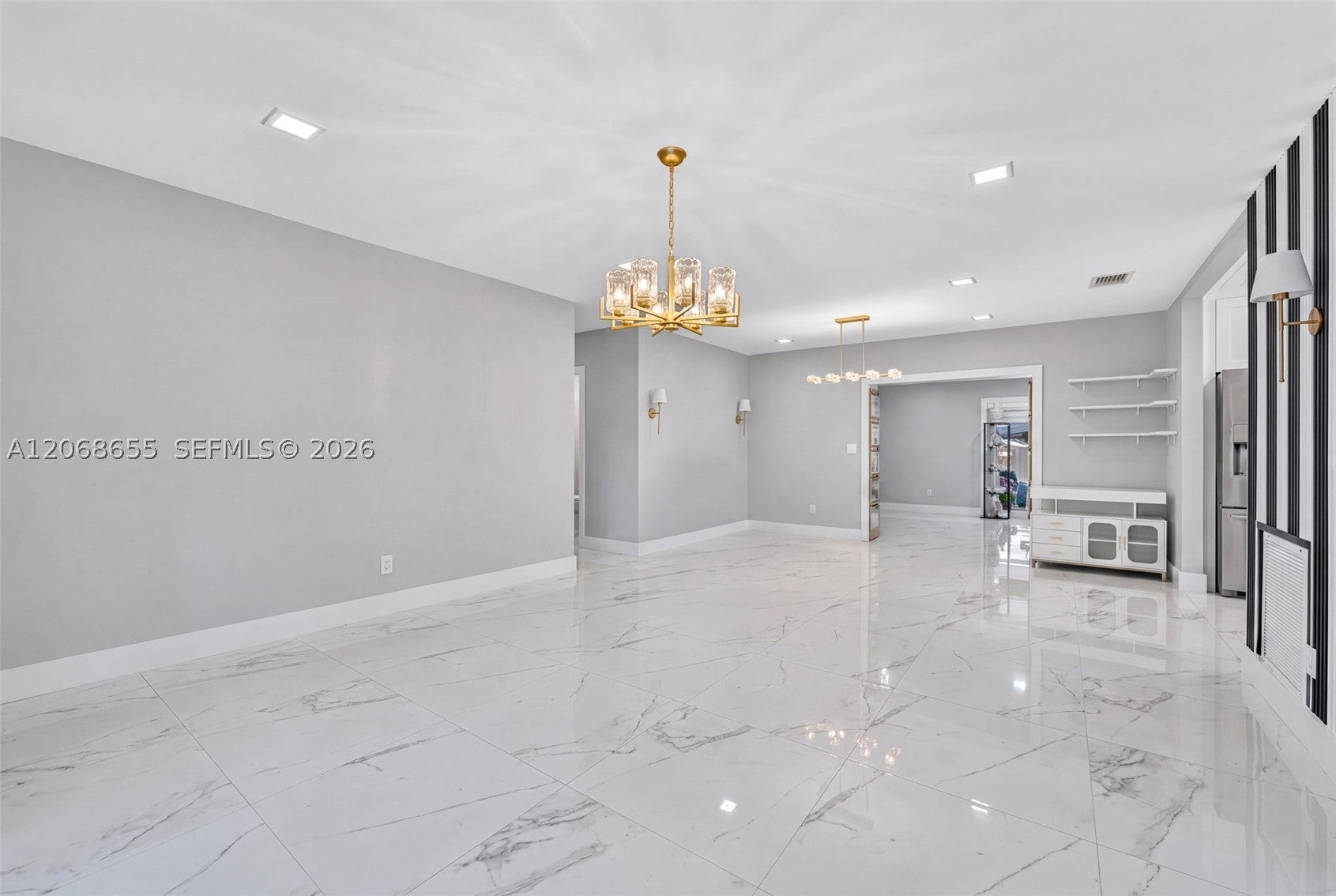 700 W 51st Pl