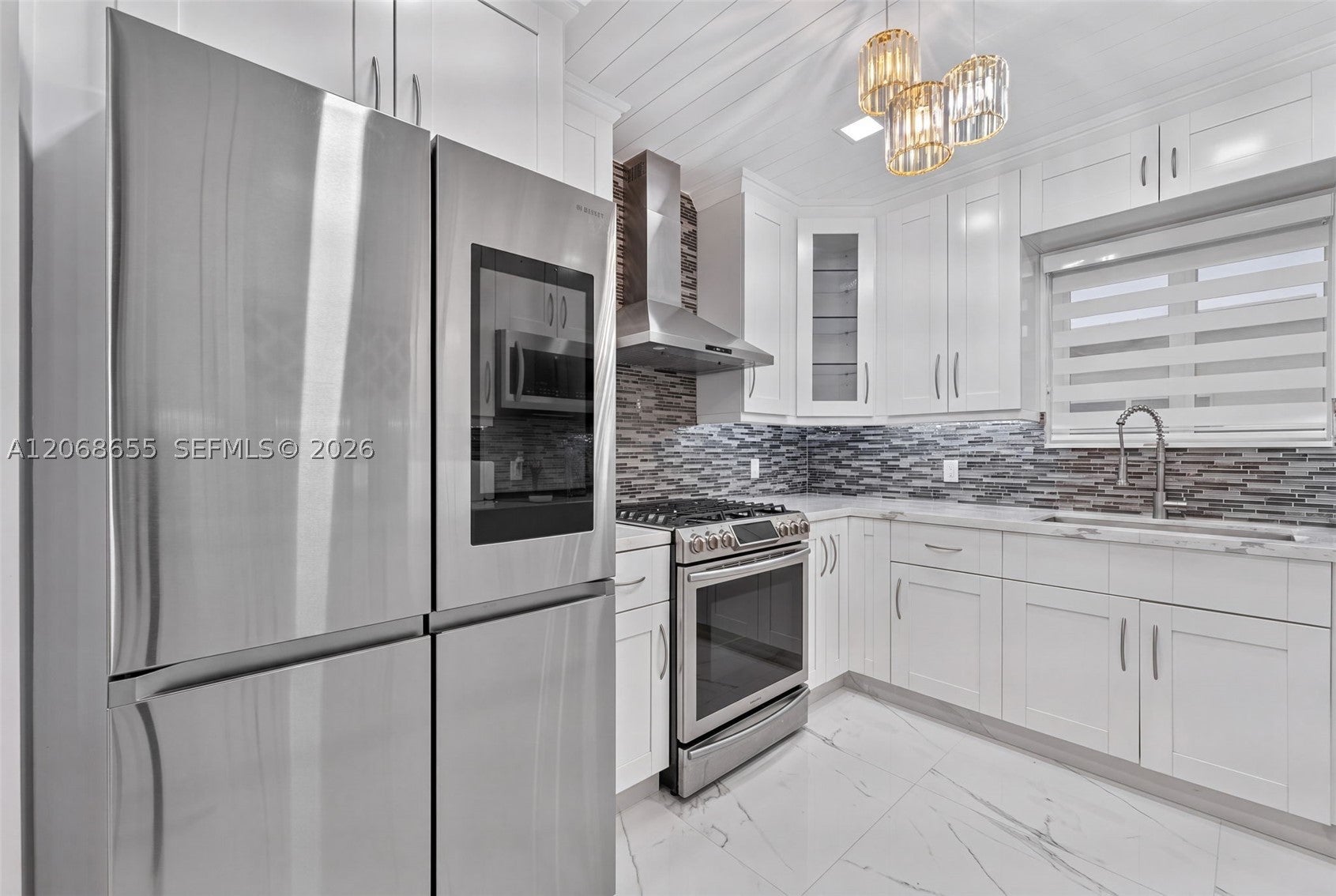 700 W 51st Pl