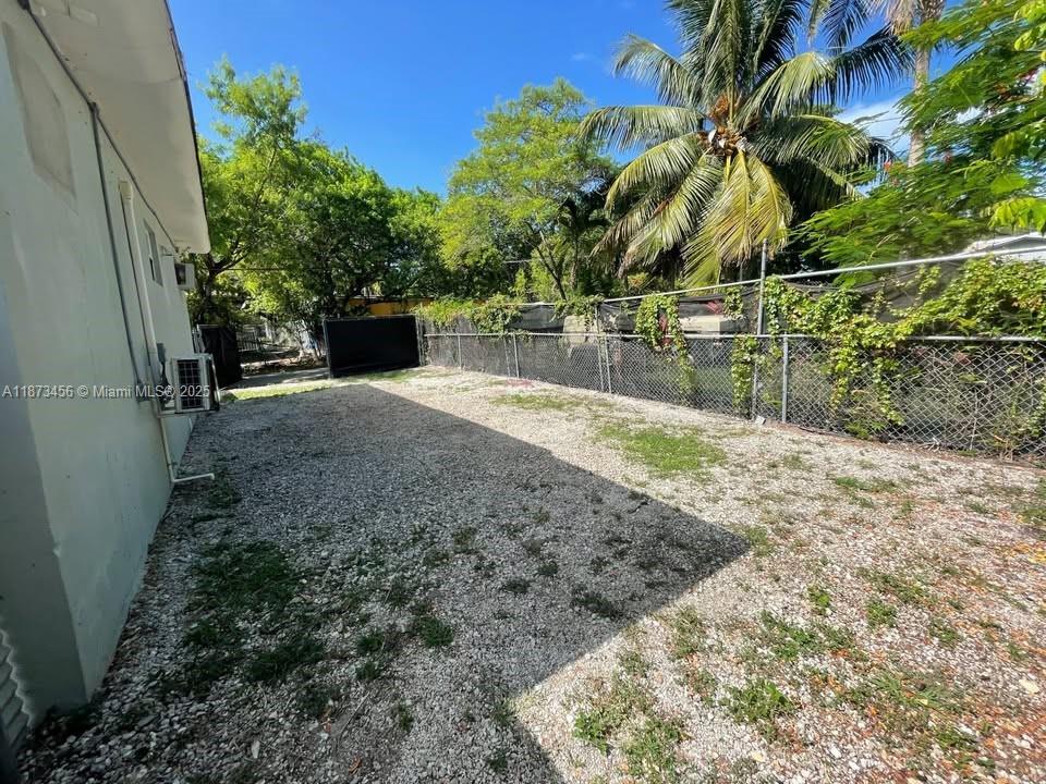 Private, Gated Miami Lot for Rent – RV, Parking, or Storage
15-minute walk from Trader Joe’s in Midtown and the Wynwood Walls. 15 minutes from RV dump site.
If you're interested, please let us know how you’d plan to use the space (e.g., storage, parking, RV living, etc.). We're happy to discuss monthly pricing and other details based on your needs!
Guests will have their own private and secured access to the lot. You’re welcome to set up a small table and chairs outside to enjoy the space. Water from hose is available.
