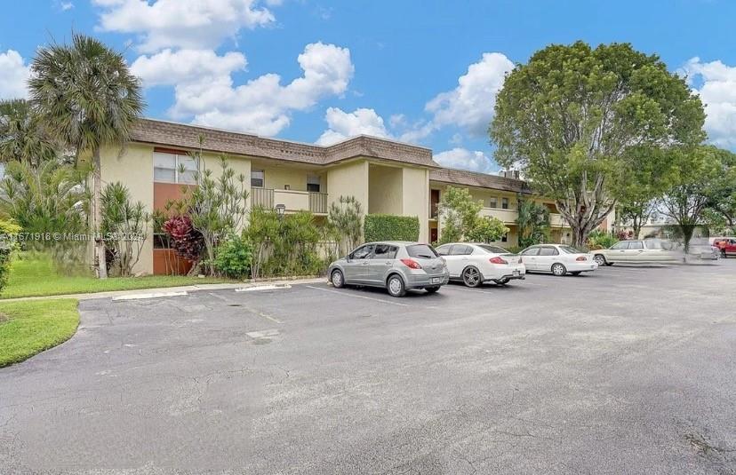 Beautiful and spacious 2 Bedroom 2 Bathroom. Tiled flooring throughout. Update kitchen, quarts countertop, white shaker cabinets, stainless steel appliances. Walk in closet. Fitness center, community pool small pets okay. Beautiful and great residential area. Must see no other unit like this one in that area. Will sell quickly. Master Association 187.00 Quarterly.