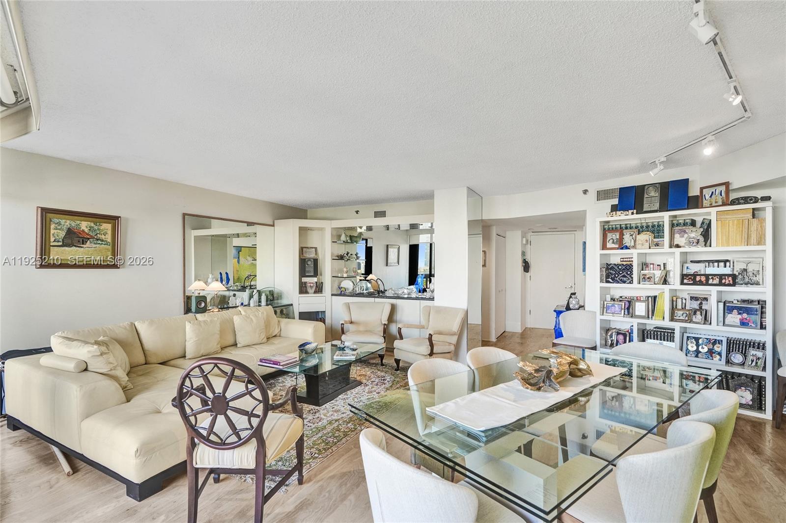 1000 ISL BLVD WILLIAMS IS - Residential