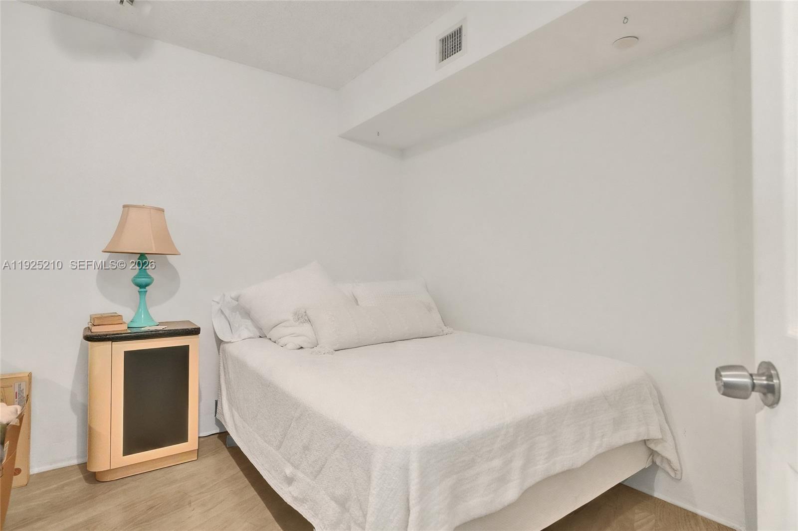 1000 ISL BLVD WILLIAMS IS - Residential