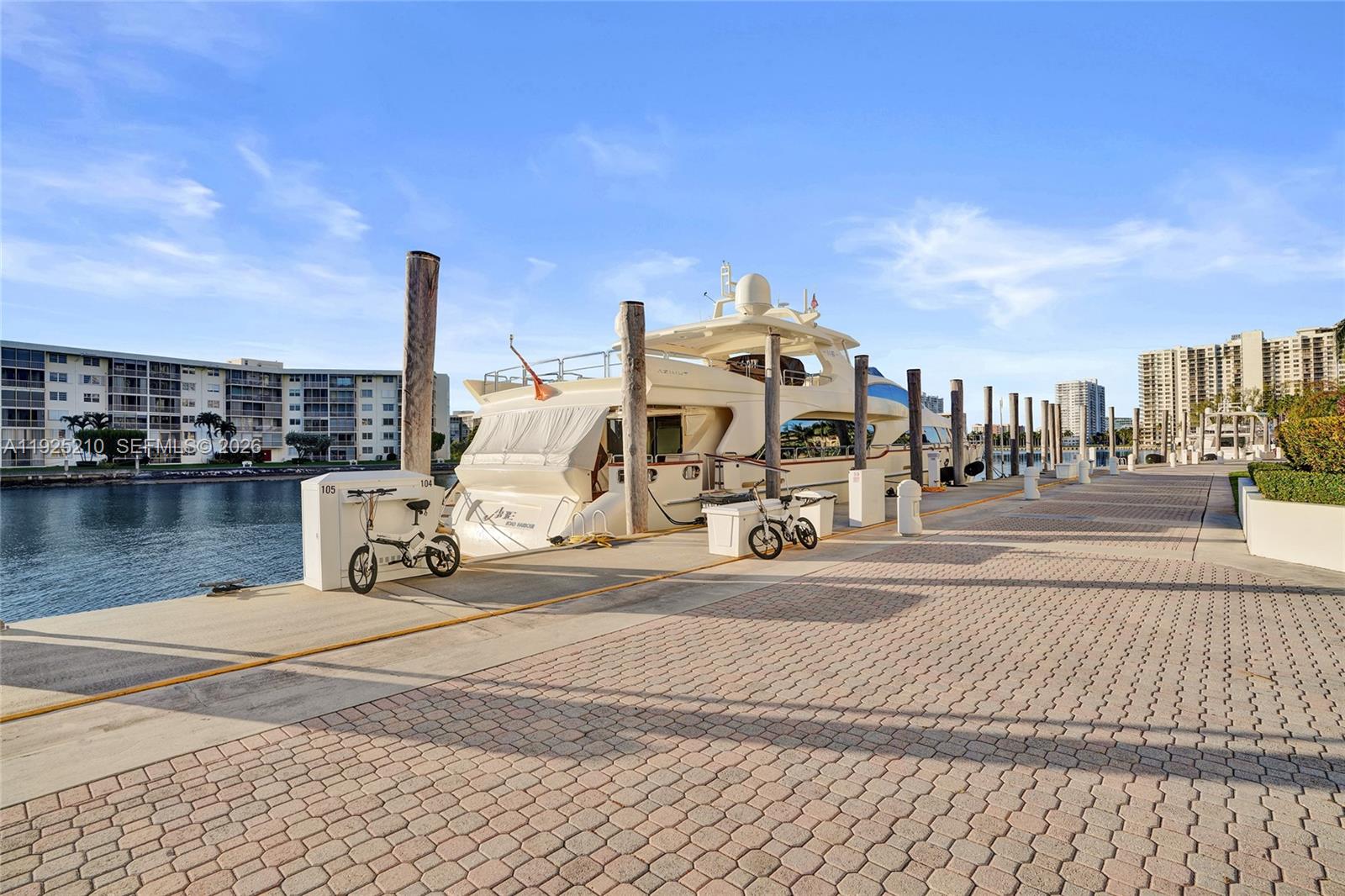 1000 ISL BLVD WILLIAMS IS - Residential