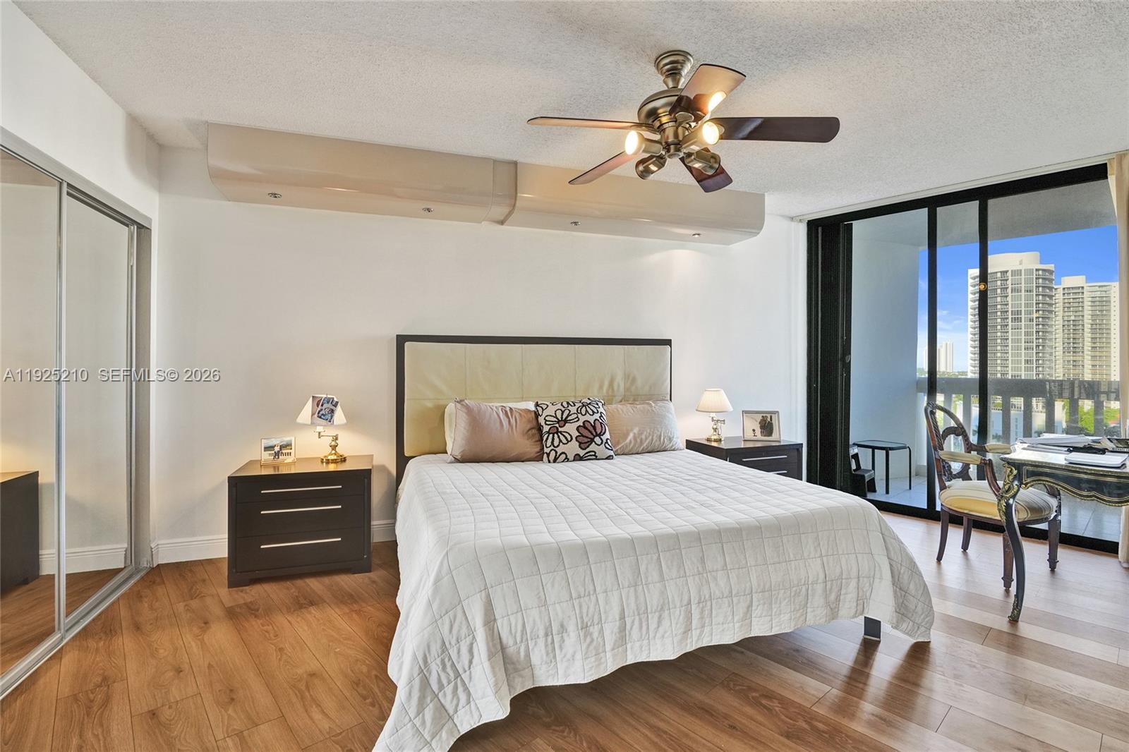 1000 ISL BLVD WILLIAMS IS - Residential