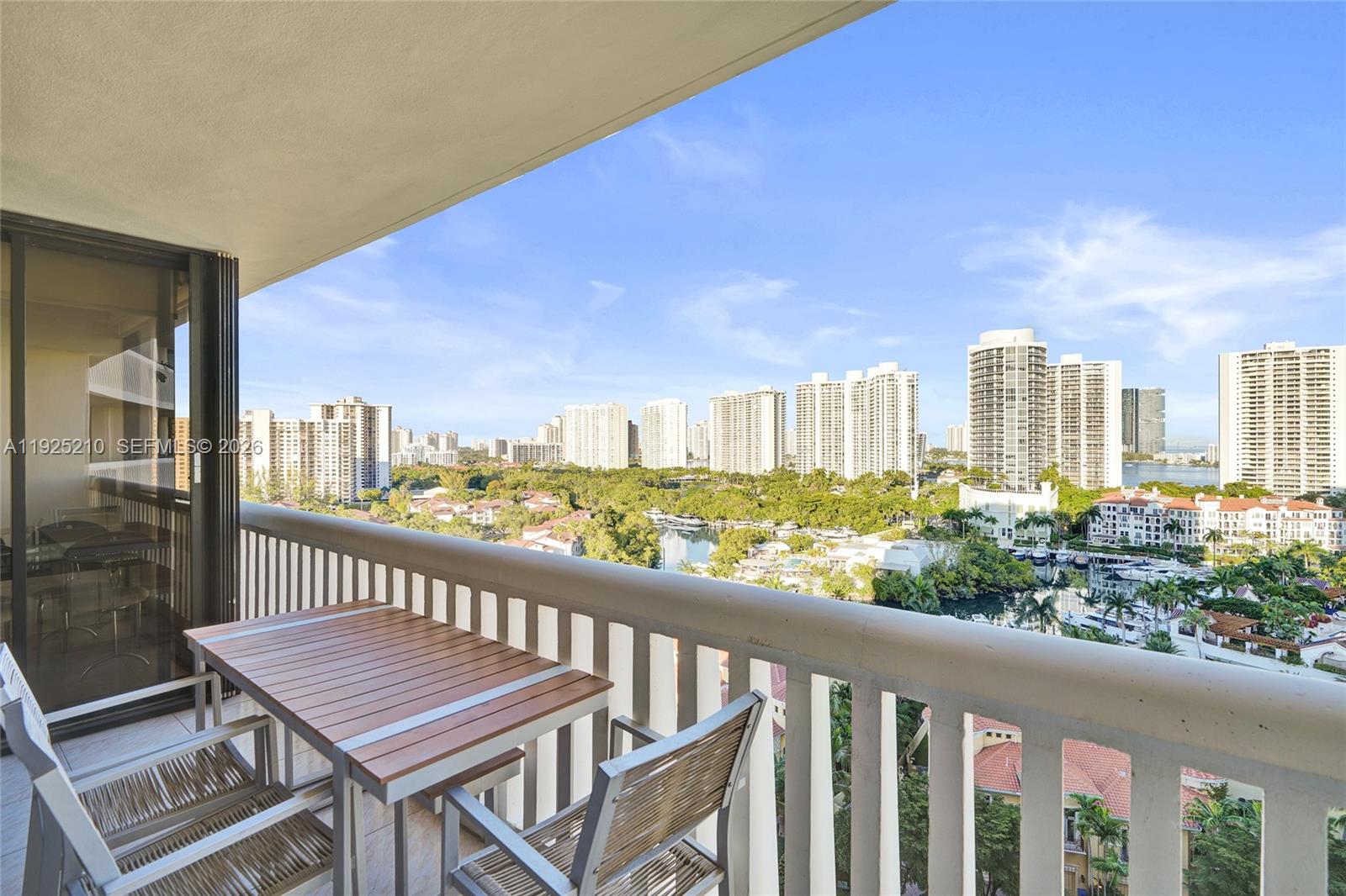 1000 ISL BLVD WILLIAMS IS - Residential