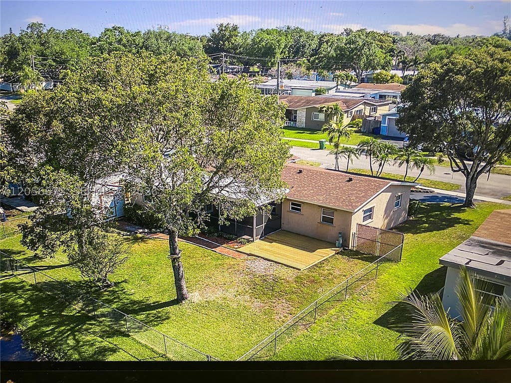 Photo of 5231 SW 89th Ave, Cooper City, FL 33328 (MLS # A12056673)