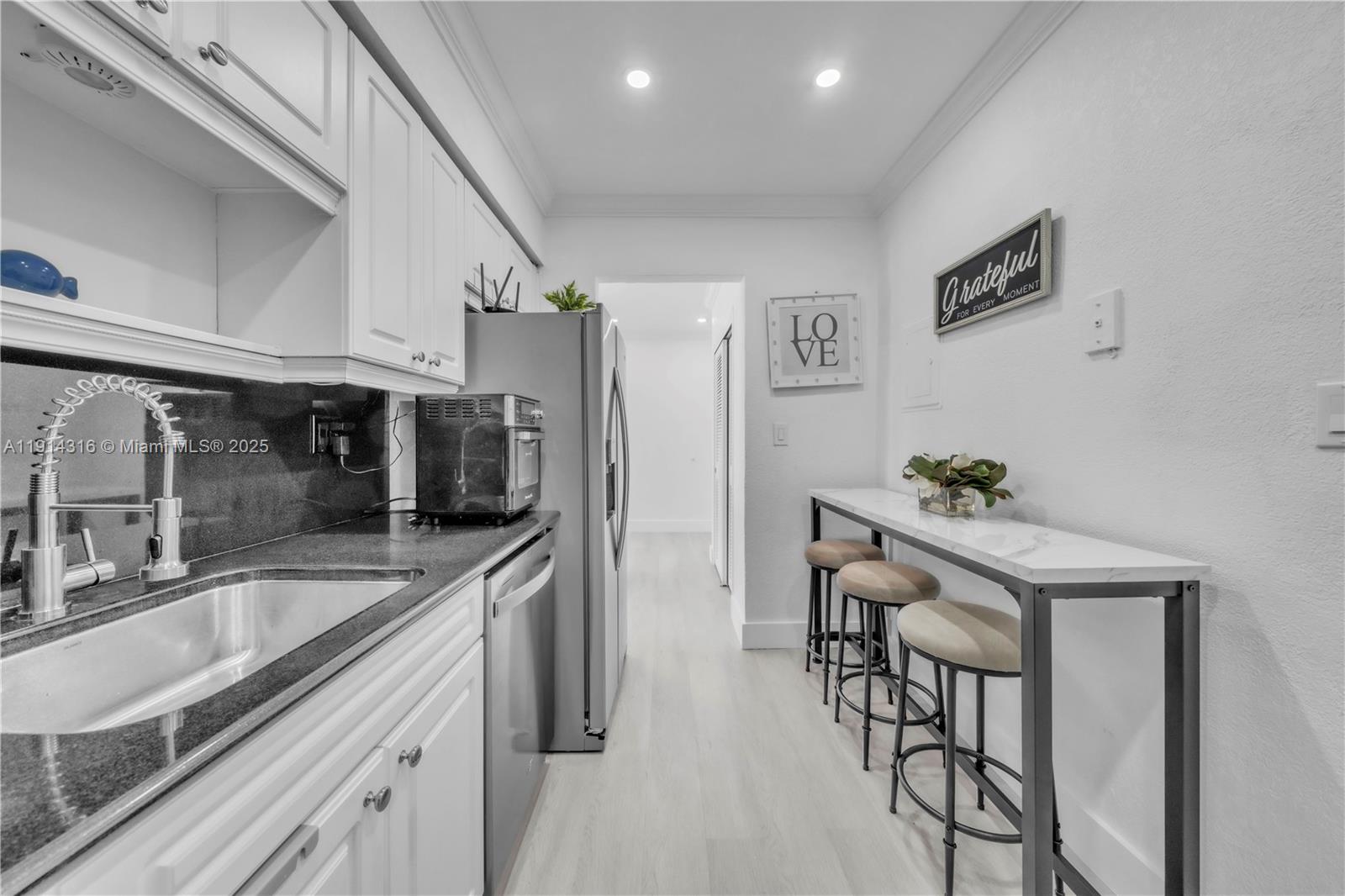 WAVE CONDO - Residential Lease