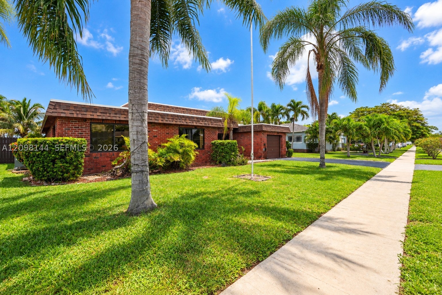 8131 NW 68th Ave
