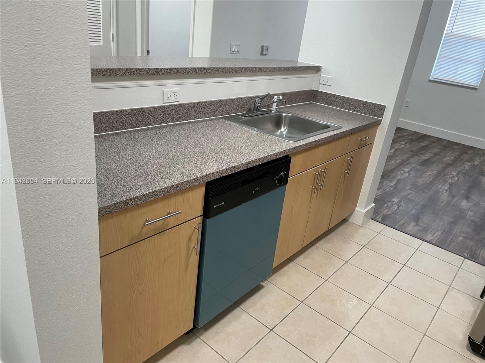 SOLE AT FORT LAUDERDALE C - Residential Lease