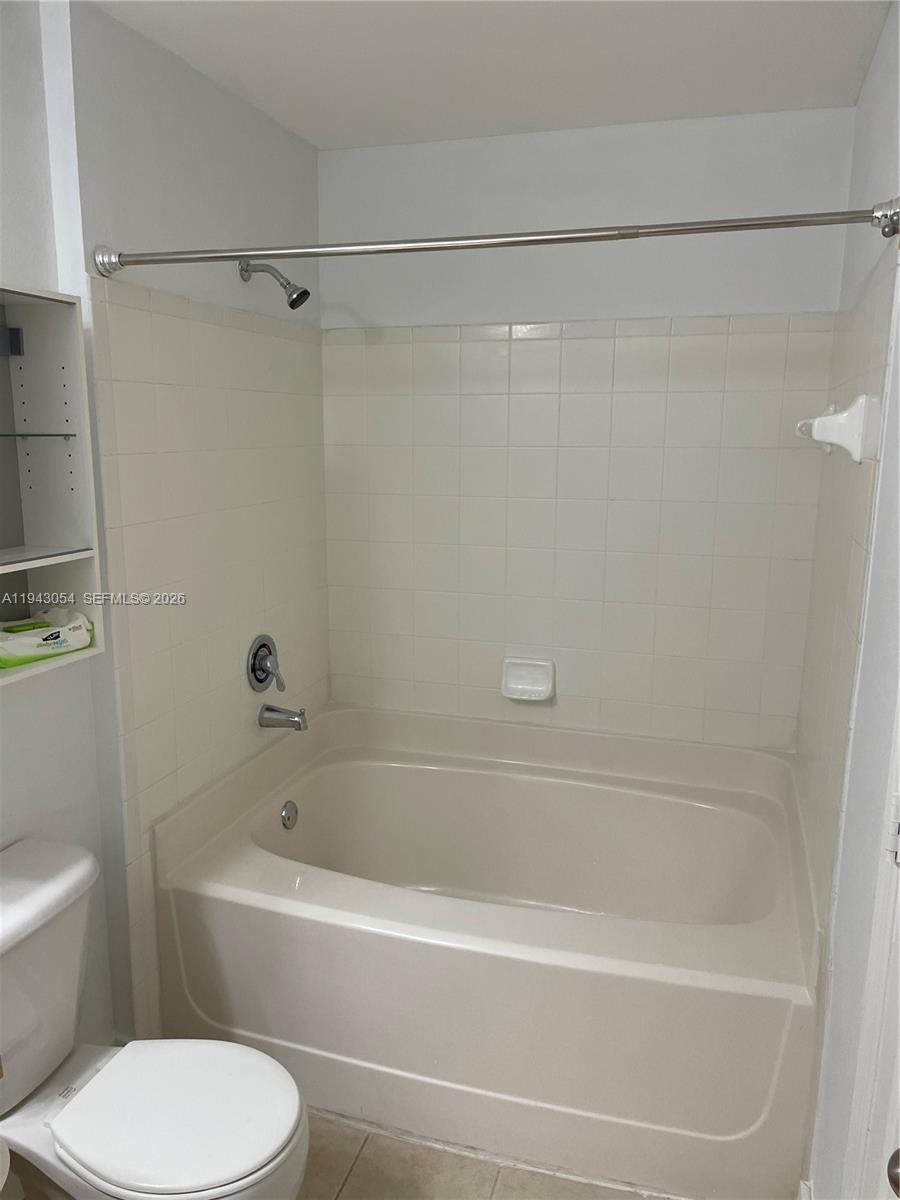 SOLE AT FORT LAUDERDALE C - Residential Lease