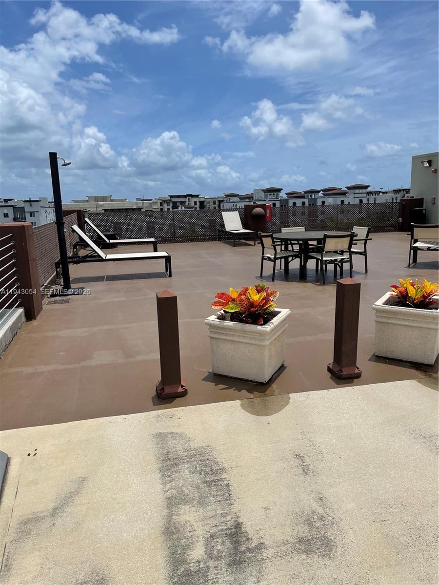 SOLE AT FORT LAUDERDALE C - Residential Lease