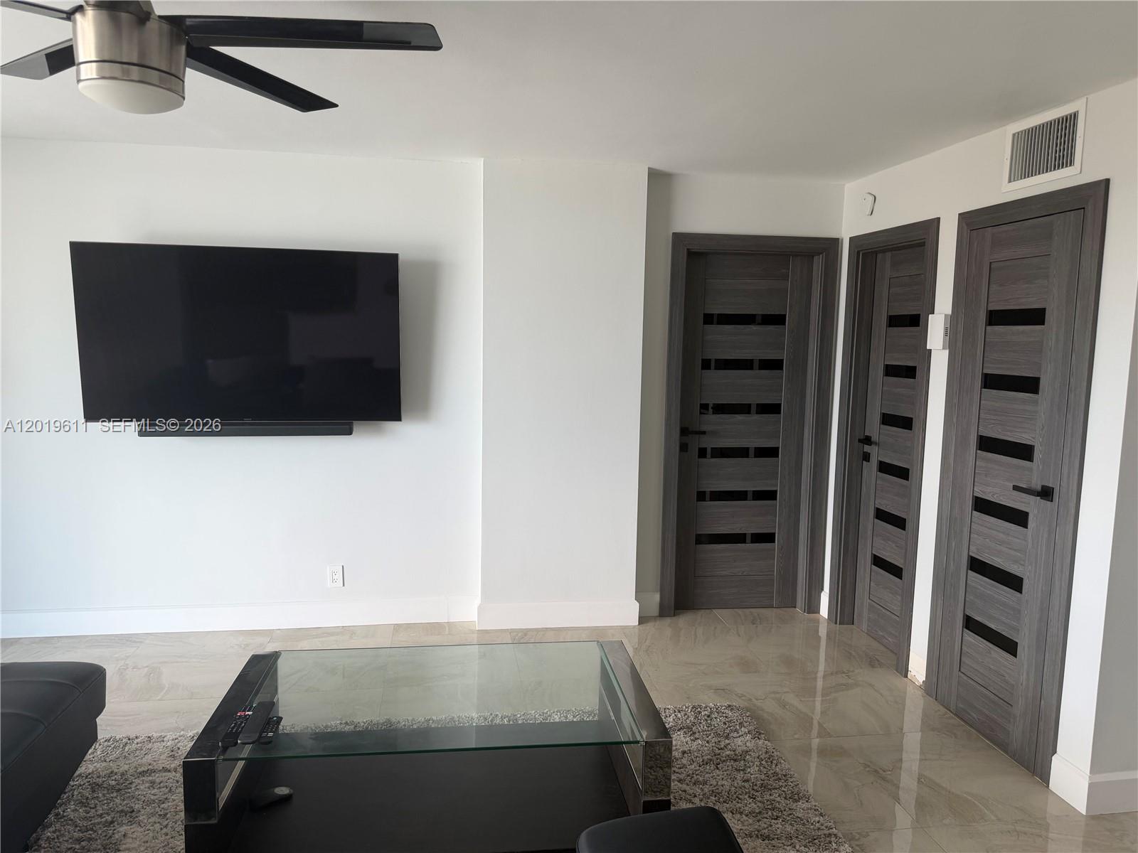 137 Golden Isles Dr 1006
