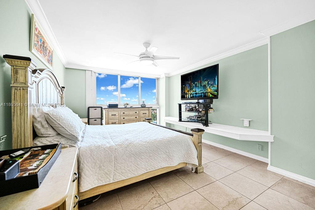 MIRASOL OCEAN TOWERS COND - Residential
