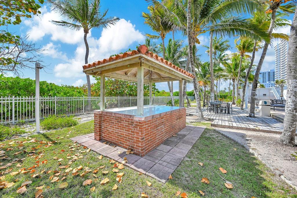 MIRASOL OCEAN TOWERS COND - Residential