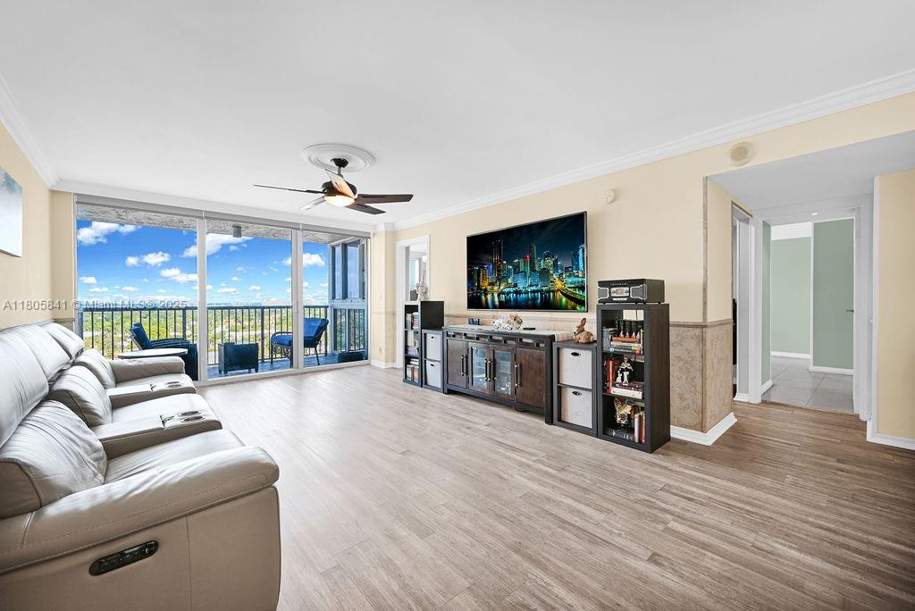 MIRASOL OCEAN TOWERS COND - Residential