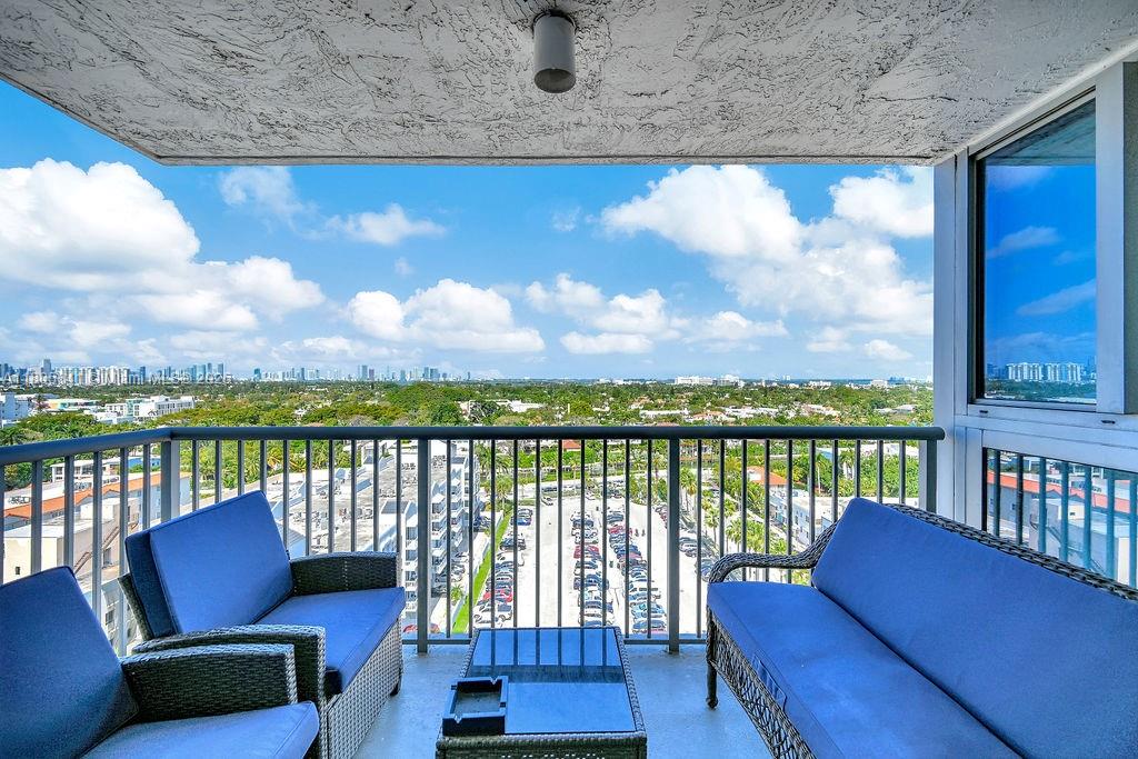 2655 Collins Ave 1501