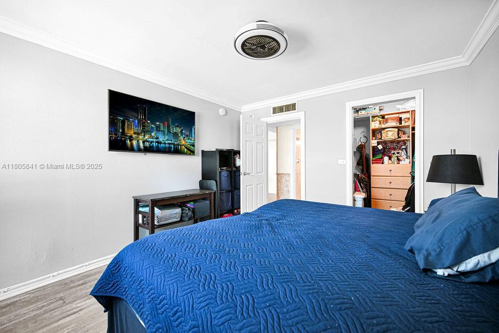 MIRASOL OCEAN TOWERS COND - Residential